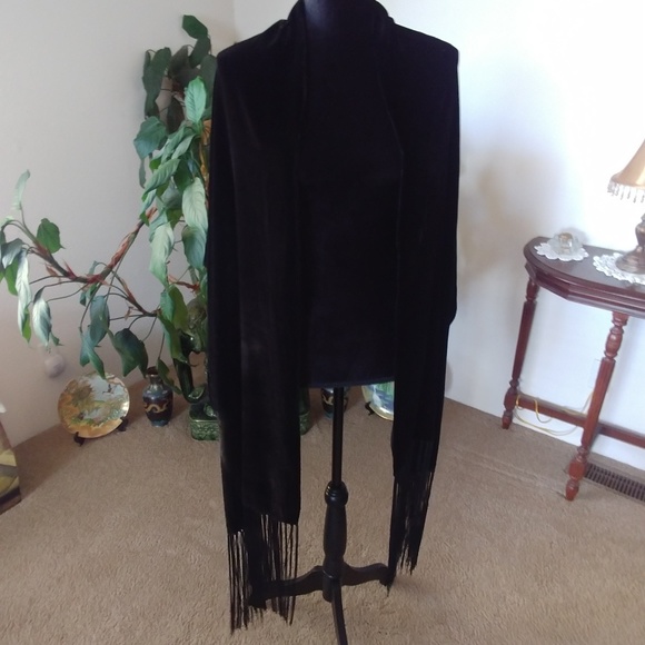 Velvet (Faux) Shawl - Picture 7 of 7